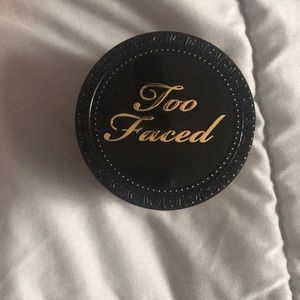 Too faced born this way setting powder